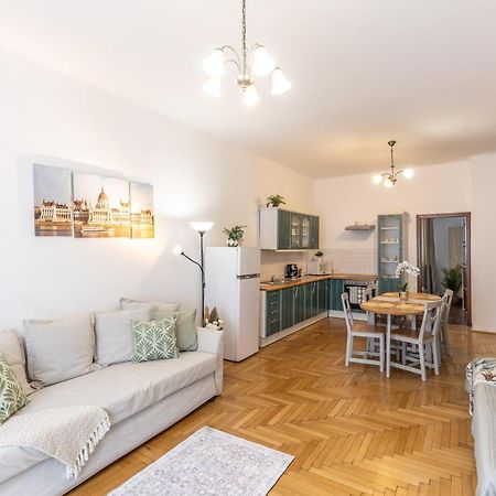 Riverside Balcony Apartment With View To Danube 부다페스트 외부 사진