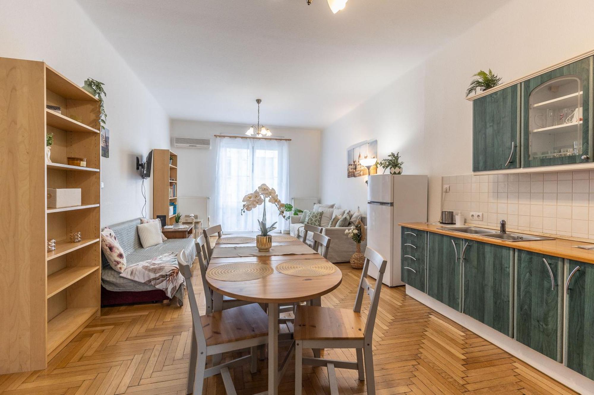 Riverside Balcony Apartment With View To Danube 부다페스트 외부 사진